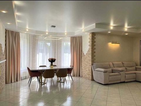 будинок за адресою Квітнева