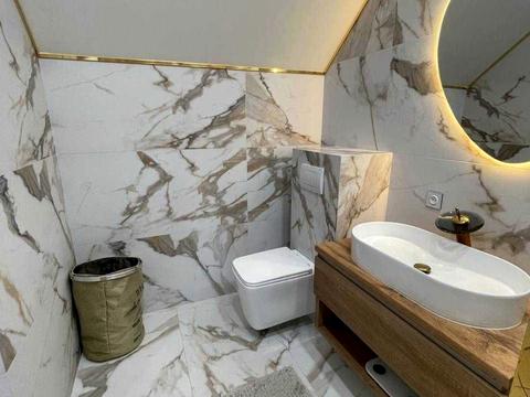 будинок за адресою Квітнева