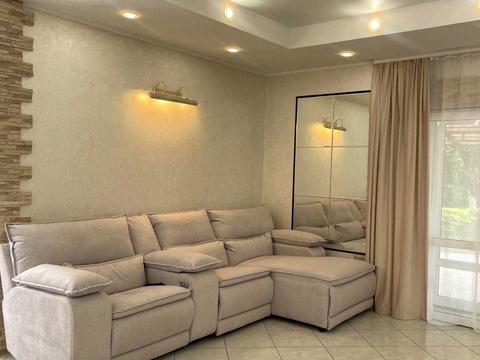 будинок за адресою Квітнева