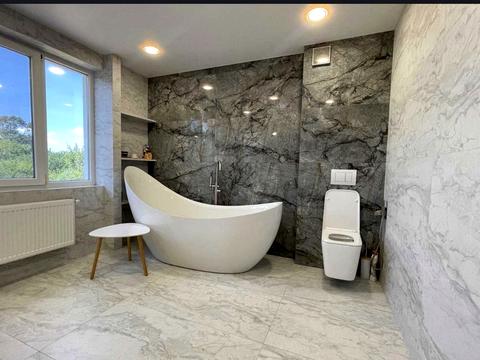 будинок за адресою Квітнева