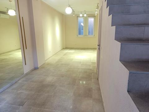 комерційна за адресою Кирила і Мефодія пл. (Миру), 27