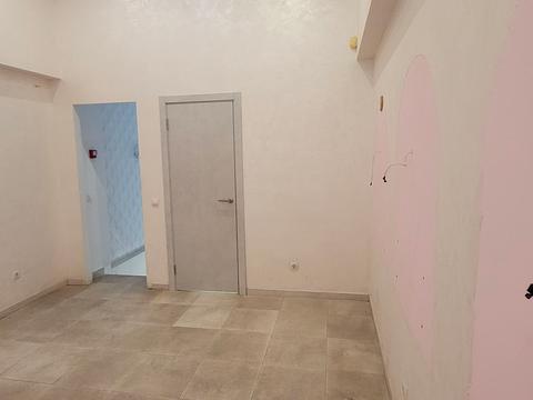 комерційна за адресою Кирила і Мефодія пл. (Миру), 27