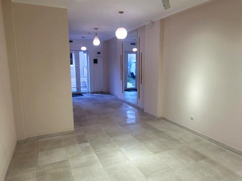 комерційна за адресою Кирила і Мефодія пл. (Миру), 27