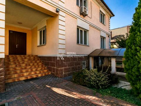 будинок за адресою Вишнева