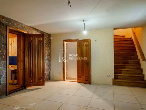 будинок за адресою Вишнева