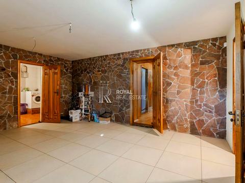 будинок за адресою Вишнева