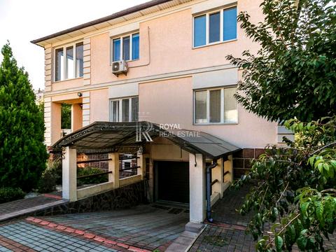 будинок за адресою Вишнева