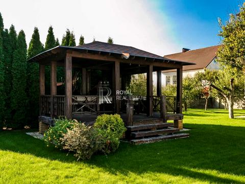 будинок за адресою Вишнева