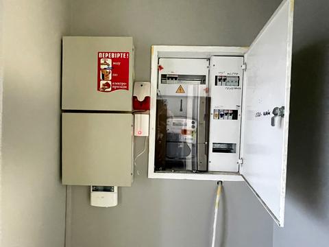 комерційна за адресою Раїси Окіпної вул., 8