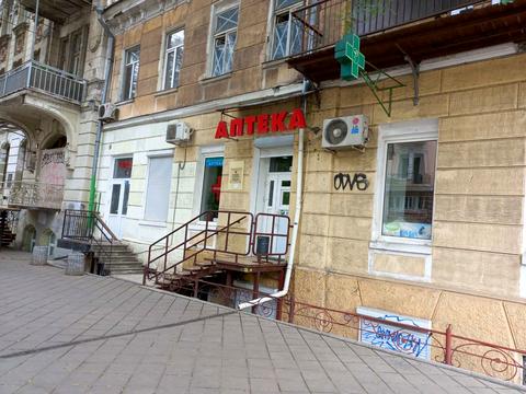 комерційна за адресою Футуристів пров., 10