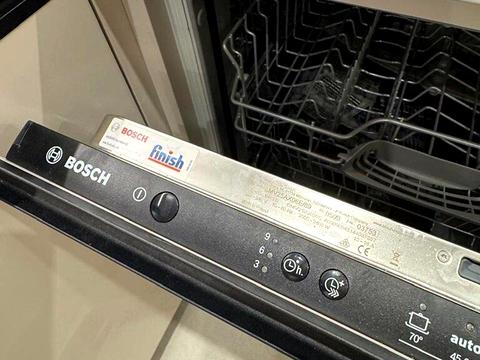 квартира за адресою Дніпровська набережна вул., 17-К