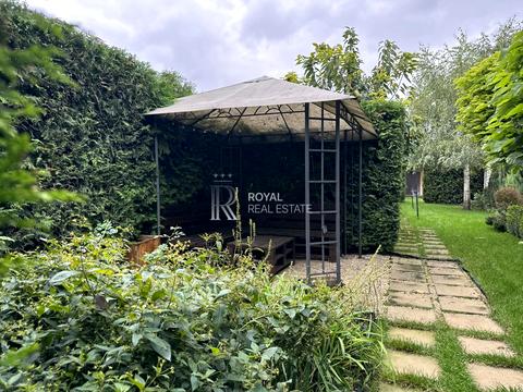 будинок за адресою Соборна вул. ()