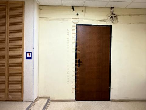 комерційна за адресою Трьохсвятительська вул., 4