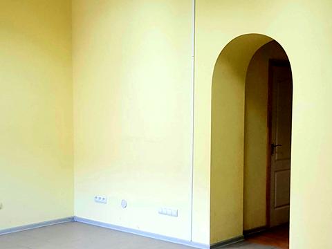 коммерческая по адресу Амосова пер., 22