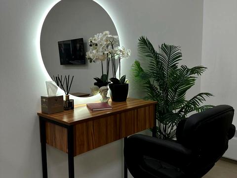 комерційна за адресою Володимира Мономаха вул. (Московська), 4