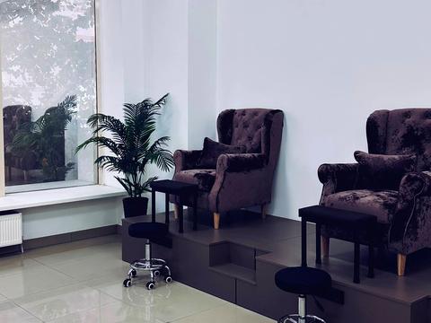 комерційна за адресою Володимира Мономаха вул. (Московська), 4