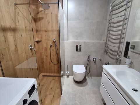 квартира за адресою Степана Бандери вул., 77-Б