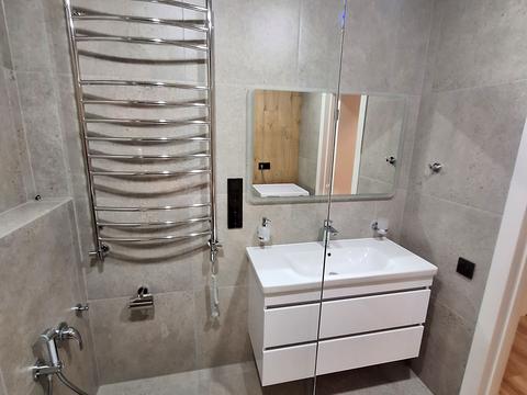 квартира за адресою Степана Бандери вул., 77-Б