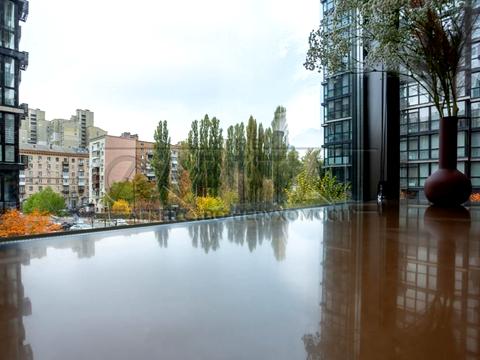 комерційна за адресою Предславинська вул., 42