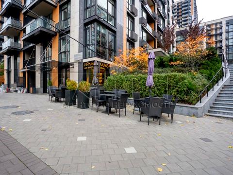 комерційна за адресою Предславинська вул., 42