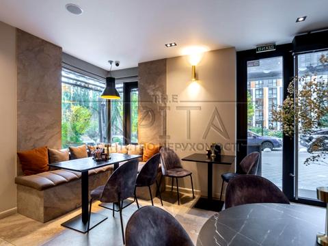 комерційна за адресою Предславинська вул., 42