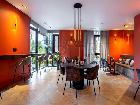 комерційна за адресою Предславинська вул., 42