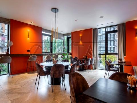 комерційна за адресою Предславинська вул., 42