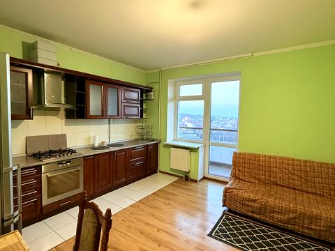 квартира за адресою Плугова вул., 10