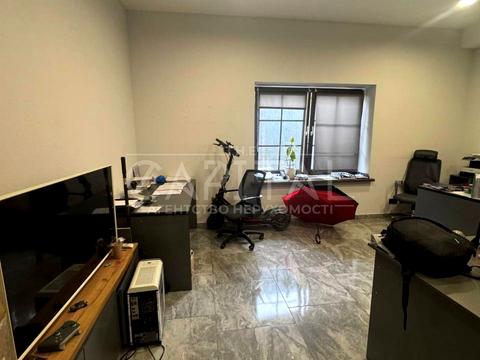 комерційна за адресою Григорія Гуляницького вул., 35-В