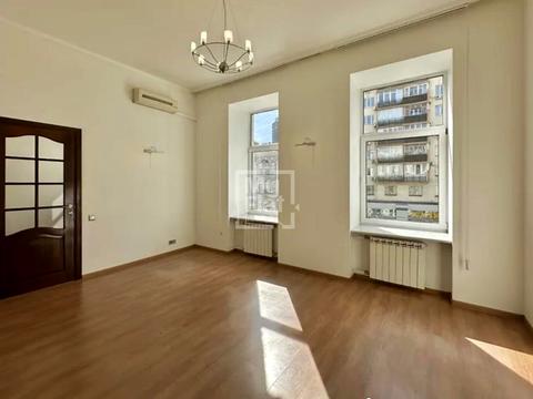 комерційна за адресою Велика Васильківська вул. (Червоноармійська), 49