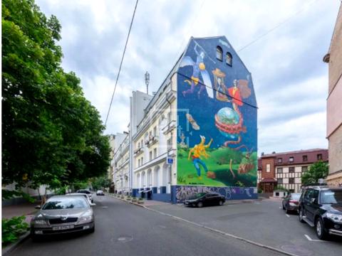 комерційна за адресою Стрілецька вул., 4-6