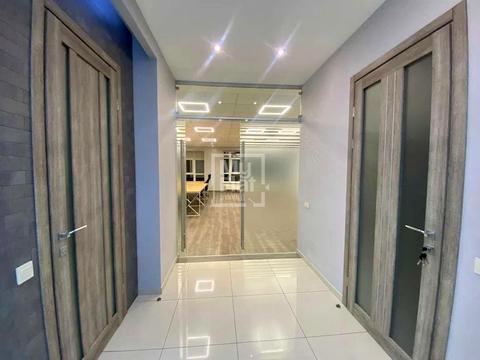 комерційна за адресою Кловський узвіз (Кловський), 7a