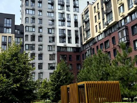 квартира за адресою Салютна вул., 2к18