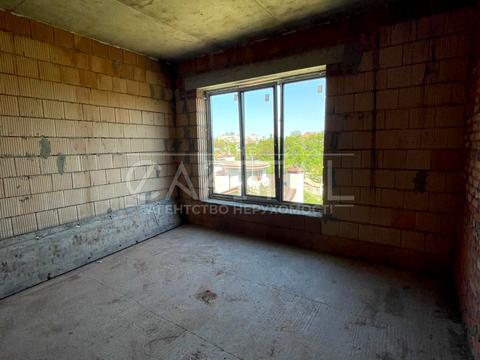 будинок за адресою Листопадна вул., 1