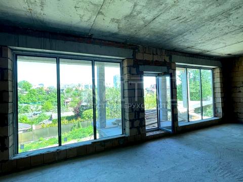 будинок за адресою Листопадна вул., 1