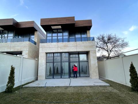 будинок за адресою Дениса Максишка вул. (Марії Демченко)