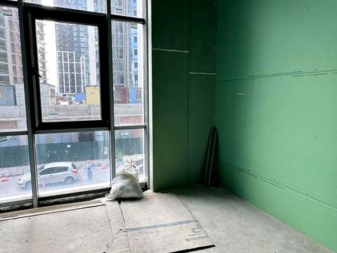 комерційна за адресою Андрія Верхогляда вул. (Михайла Драгомирова), 19-А