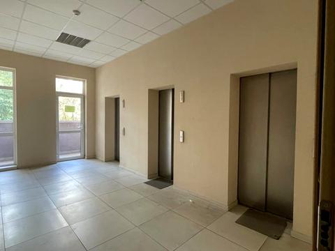 комерційна за адресою Антоновича вул. (Горького), 33А