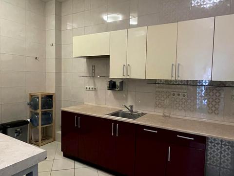 комерційна за адресою Антоновича вул. (Горького), 33А