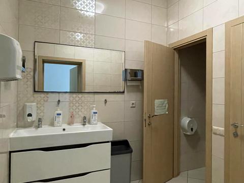 комерційна за адресою Антоновича вул. (Горького), 33А