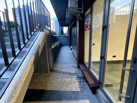 комерційна за адресою Княгинин вул., 44