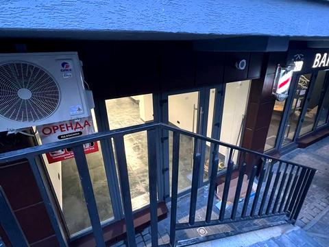 комерційна за адресою Княгинин вул., 44