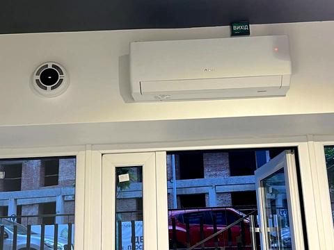 комерційна за адресою Княгинин вул., 44