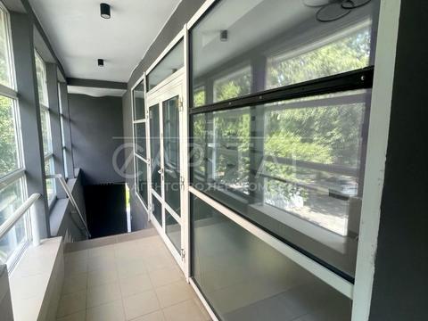 комерційна за адресою Юрія Іллєнка вул. (Мельникова), 5