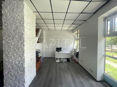 комерційна за адресою Юрія Іллєнка вул. (Мельникова), 5