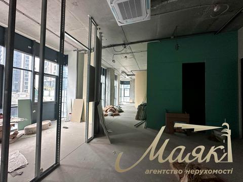 комерційна за адресою Андрія Верхогляда вул. (Михайла Драгомирова), 19-А