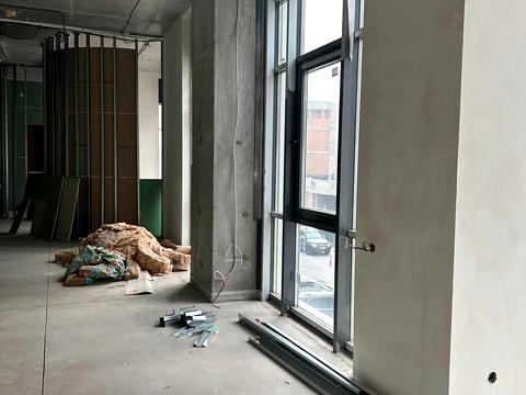 комерційна за адресою Андрія Верхогляда вул. (Михайла Драгомирова), 19-А