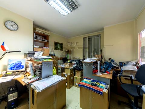 комерційна за адресою Раїси Окіпної вул., 2