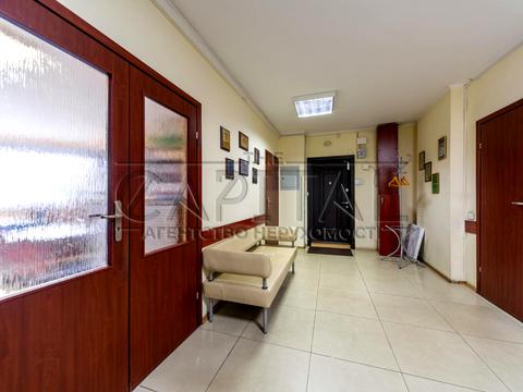 комерційна за адресою Раїси Окіпної вул., 2