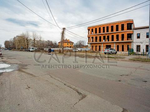 комерційна за адресою Магістральна вул., 11